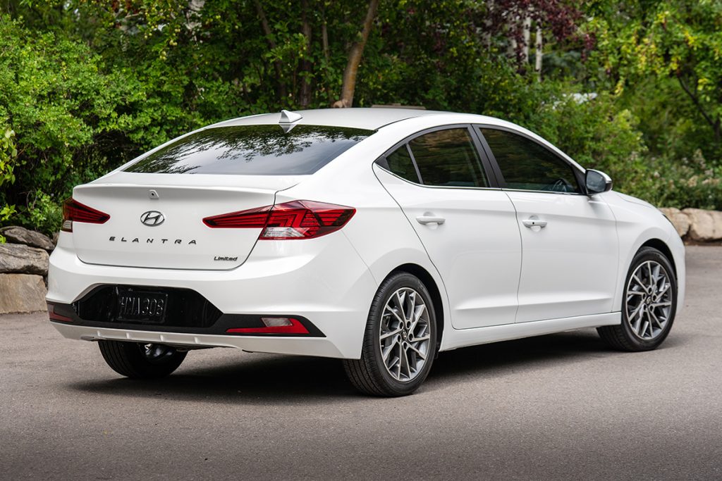 Hyundai Elantra 2