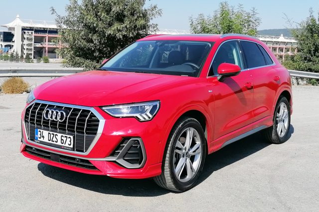 AUDI Q3 35 TFSI 150 HP S TRONIC S LINE