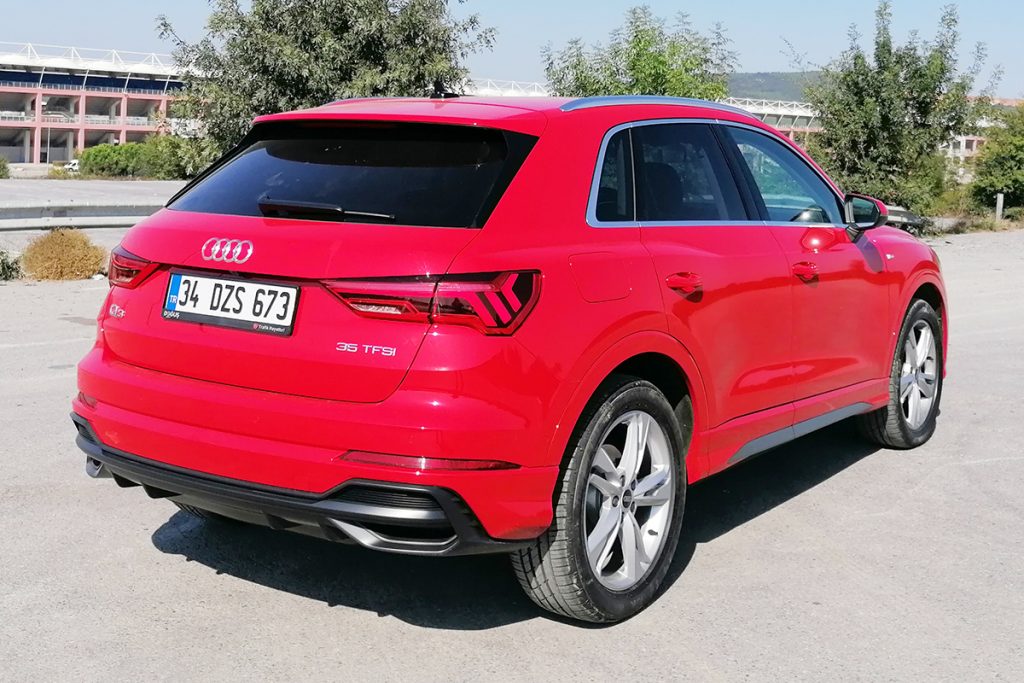 AUDI Q3 35 TFSI 150 HP S TRONIC S LINE_2