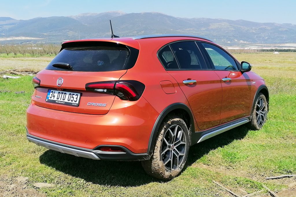 FIAT EGEA CROSS LOUNGE 1.6 M.JET 130 HP_2