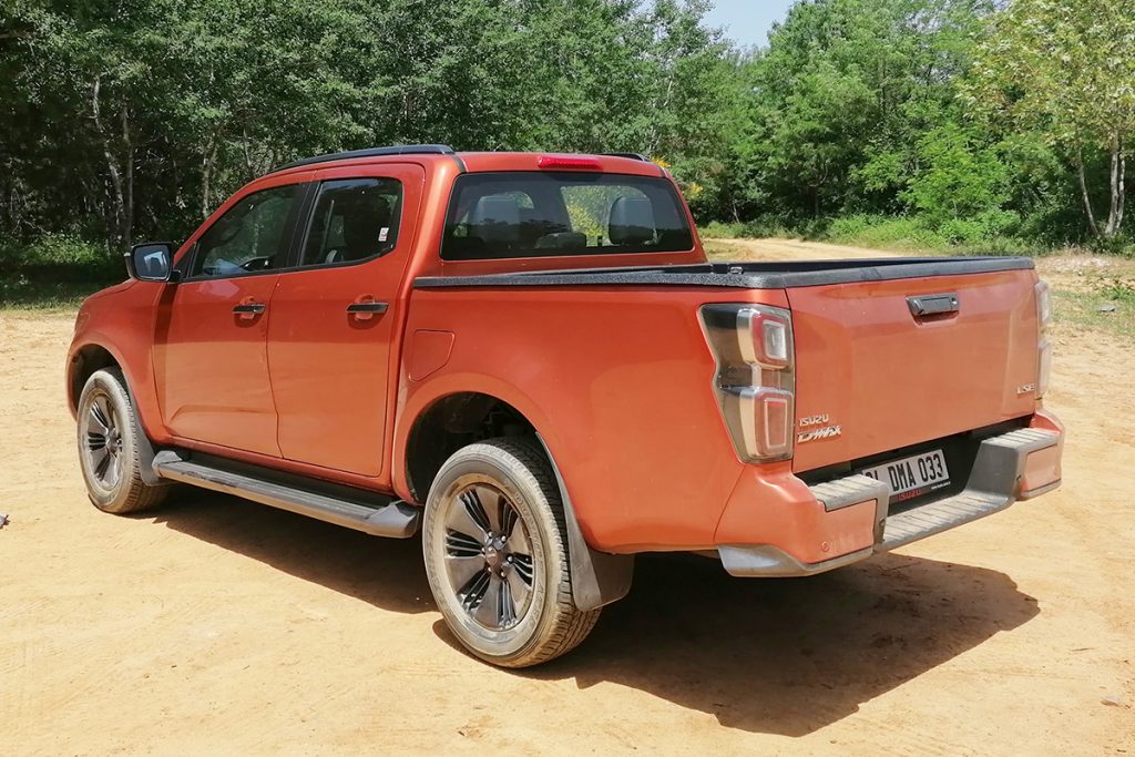 ISUZU D-MAX 4X4 V-CROSS AT_2