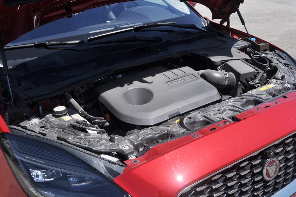 Jaguar E-PACE SE 1.5 160 PS FWD OTM._4
