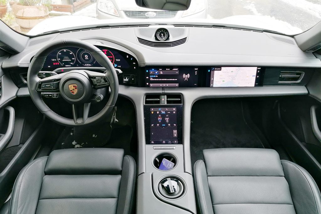 PORSCHE TAYCAN 4S_3