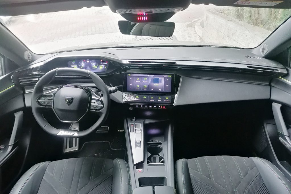 PEUGEOT 308 GT 1.2 PureTech 130 HP EAT8_3
