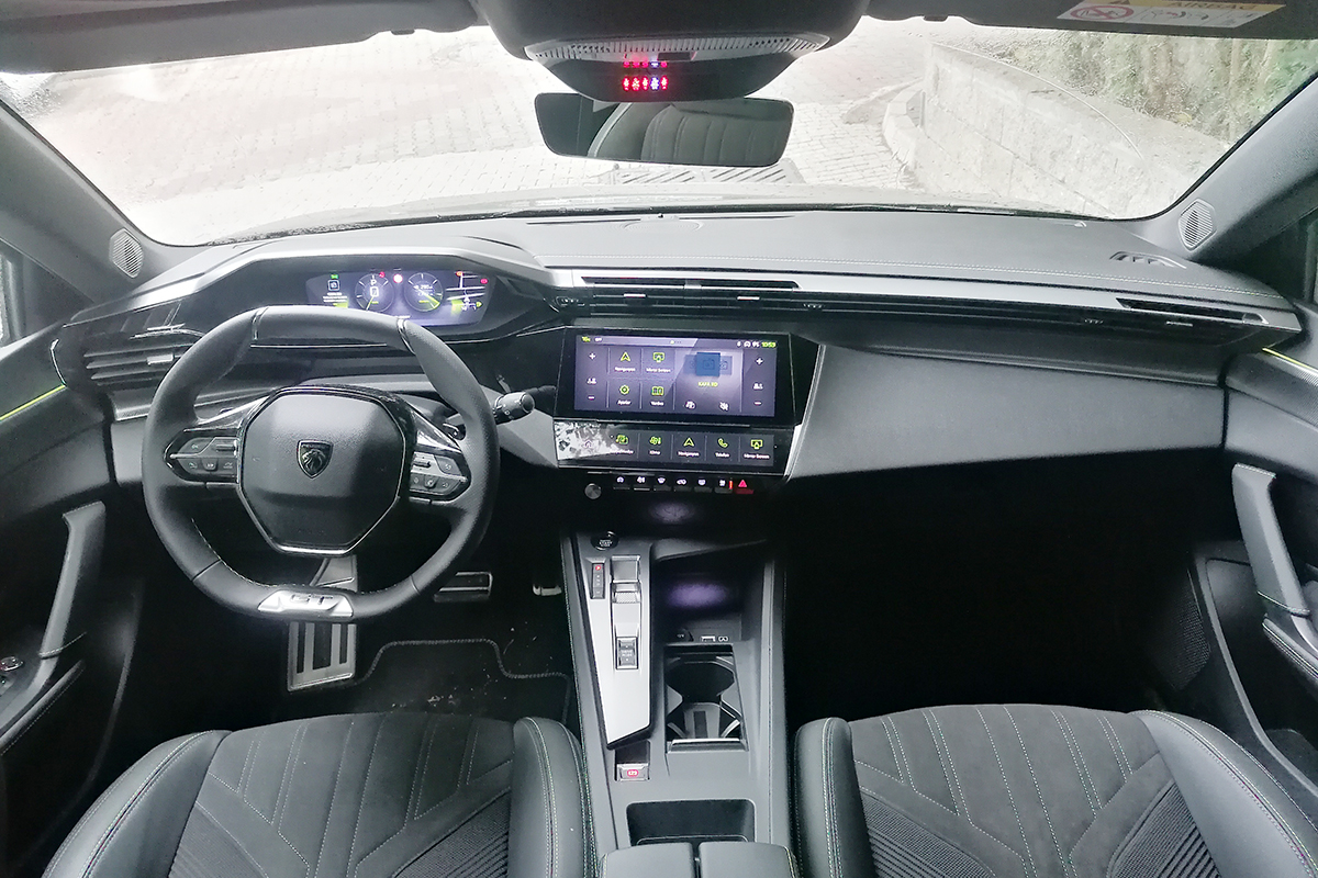 PEUGEOT 308 GT 1.2 PureTech 130 HP EAT8... Otomobil