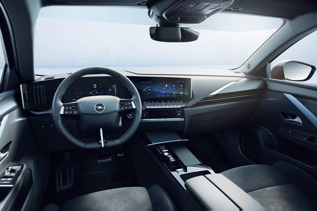 Opel Astra GSe_3