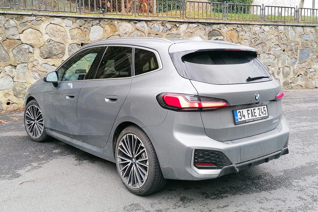 BMW 218i Active Tourer_2