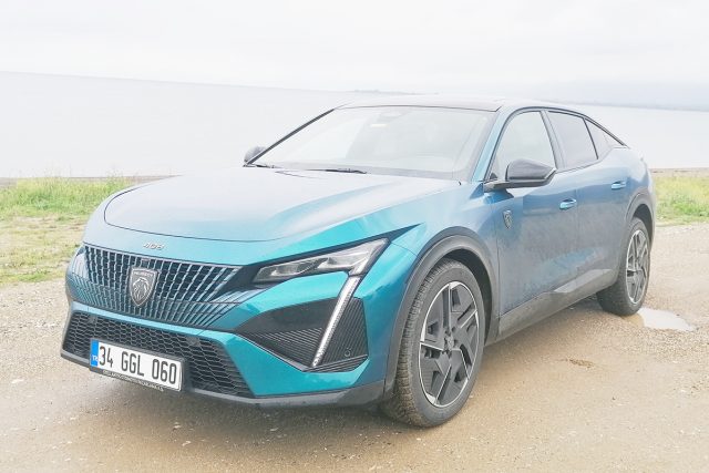 Peugeot 408 GT 1.2 Puretech 130 HP EAT8