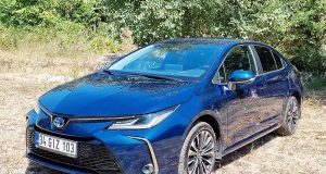 Toyota Corolla Sedan 1.8 L Hybrid e-CVT
