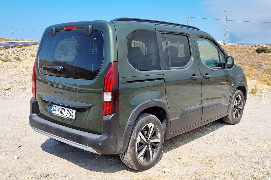 Peugeot Rifter GT 1.5 BlueHDI 130 HP EAT8_2