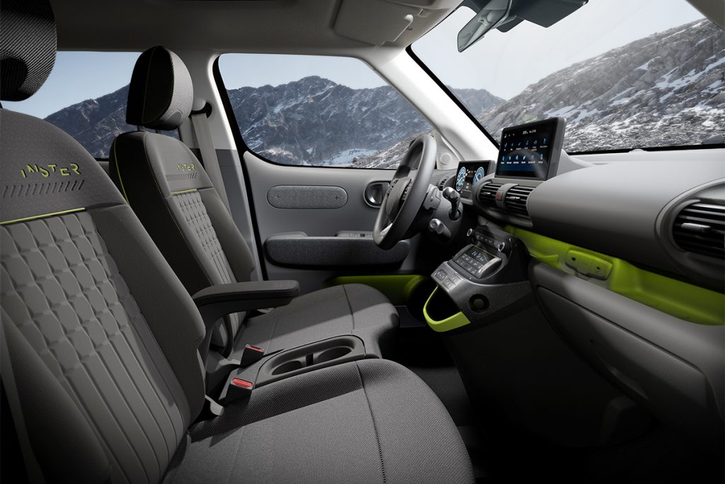 Hyundai INSTER Cross_3