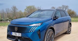 Peugeot E-5008 GT 157 kW