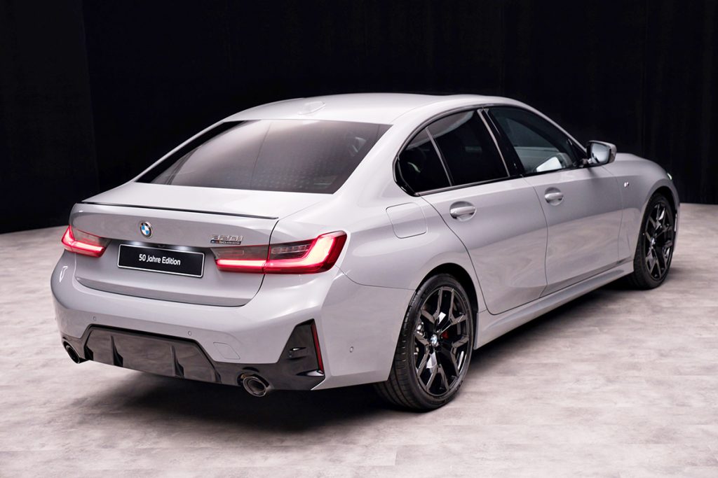 BMW 320i Sedan 50 Jahre Edition_2
