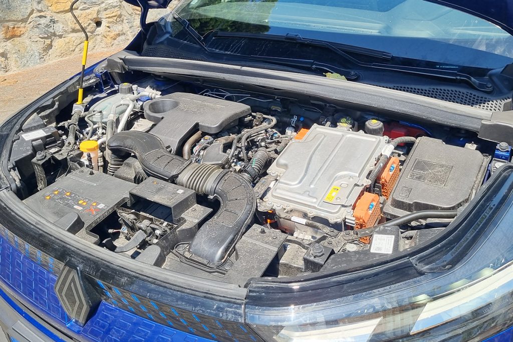 Renault Captur 1.6 E-Tech Full Hybrid_4