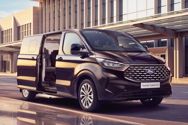Yeni Ford Tourneo Custom 9+1