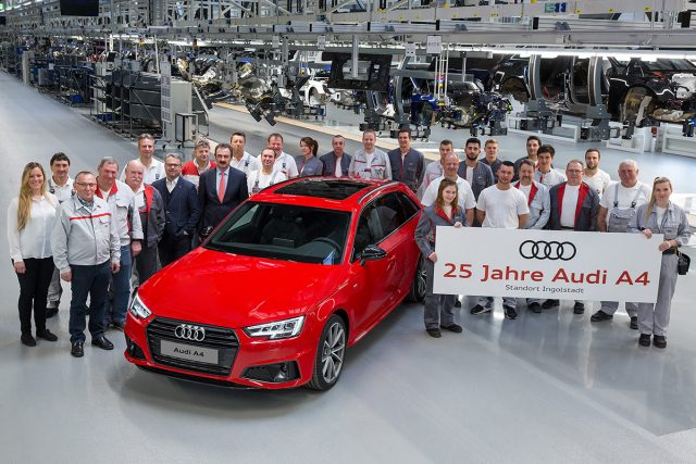 Audi_A4_25_Yil Audi_A4_25_Yil