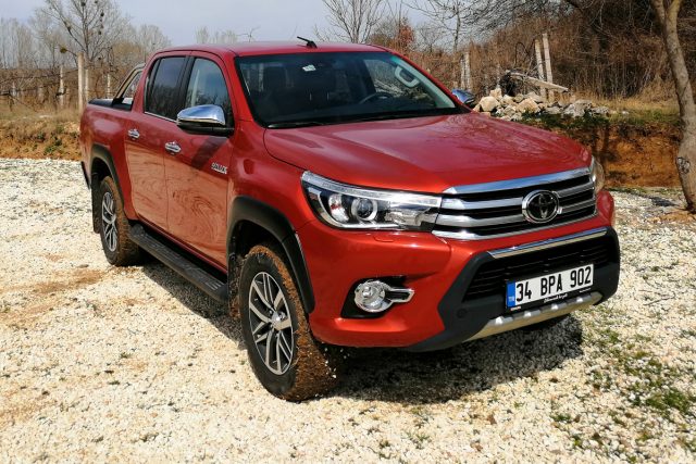 Toyota Hilux 2.4L 4X4