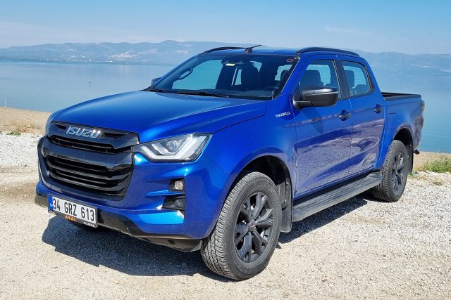 Isuzu D-Max V-Cross 4X4 AT